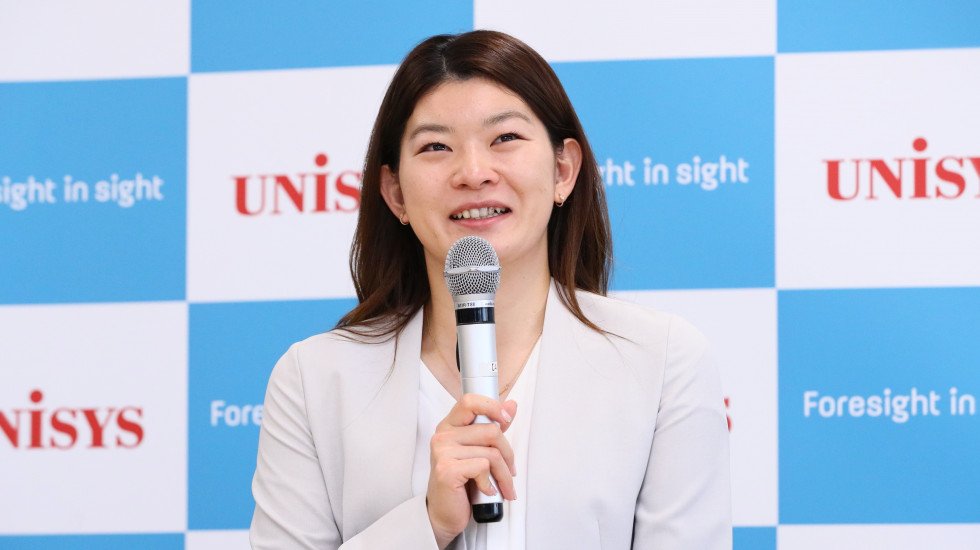 Ayaka Takahashi announced retirement at a press conference