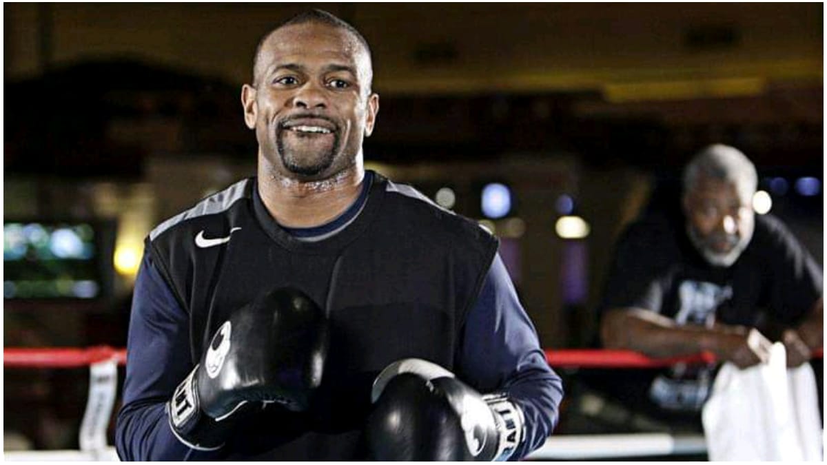 Roy Jones warns withdrawl over postponement of fight till November