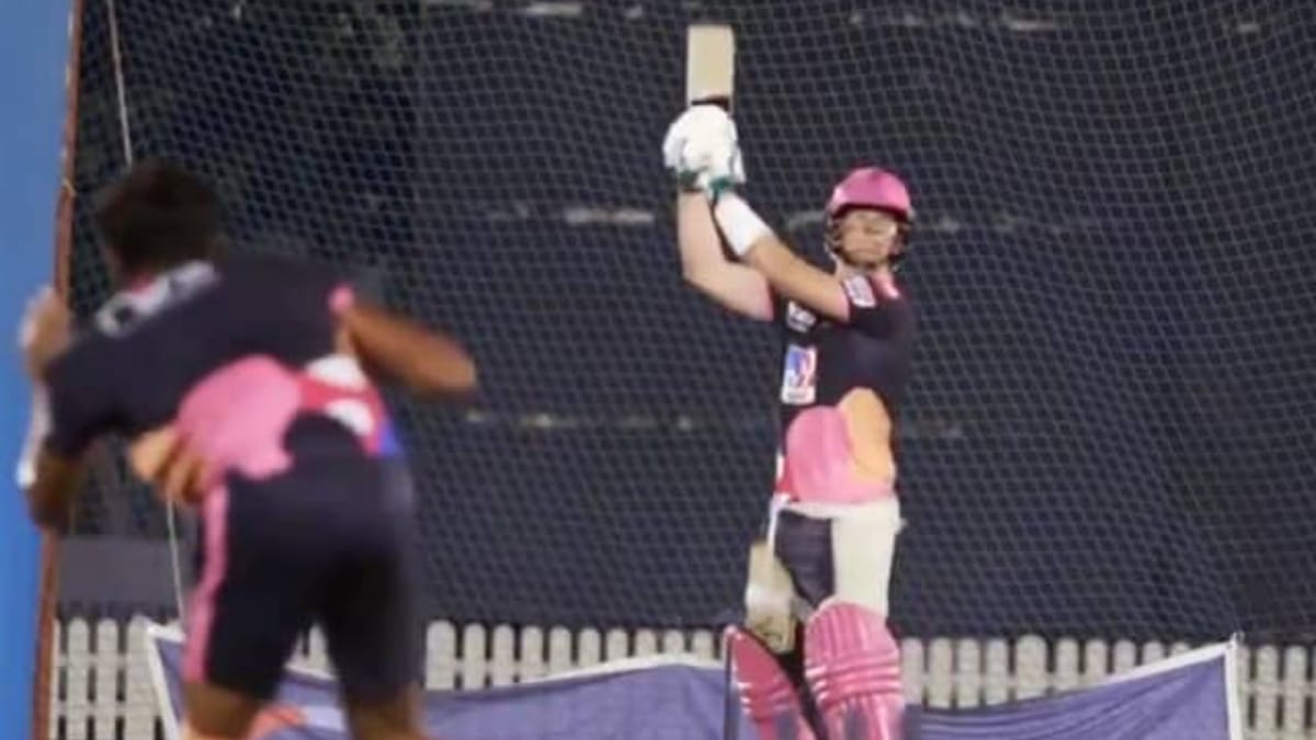 IPL 2020: Watch: Rajasthan Royals skipper Steve Smith does a Dhoni, plays the Helicopter Shot!