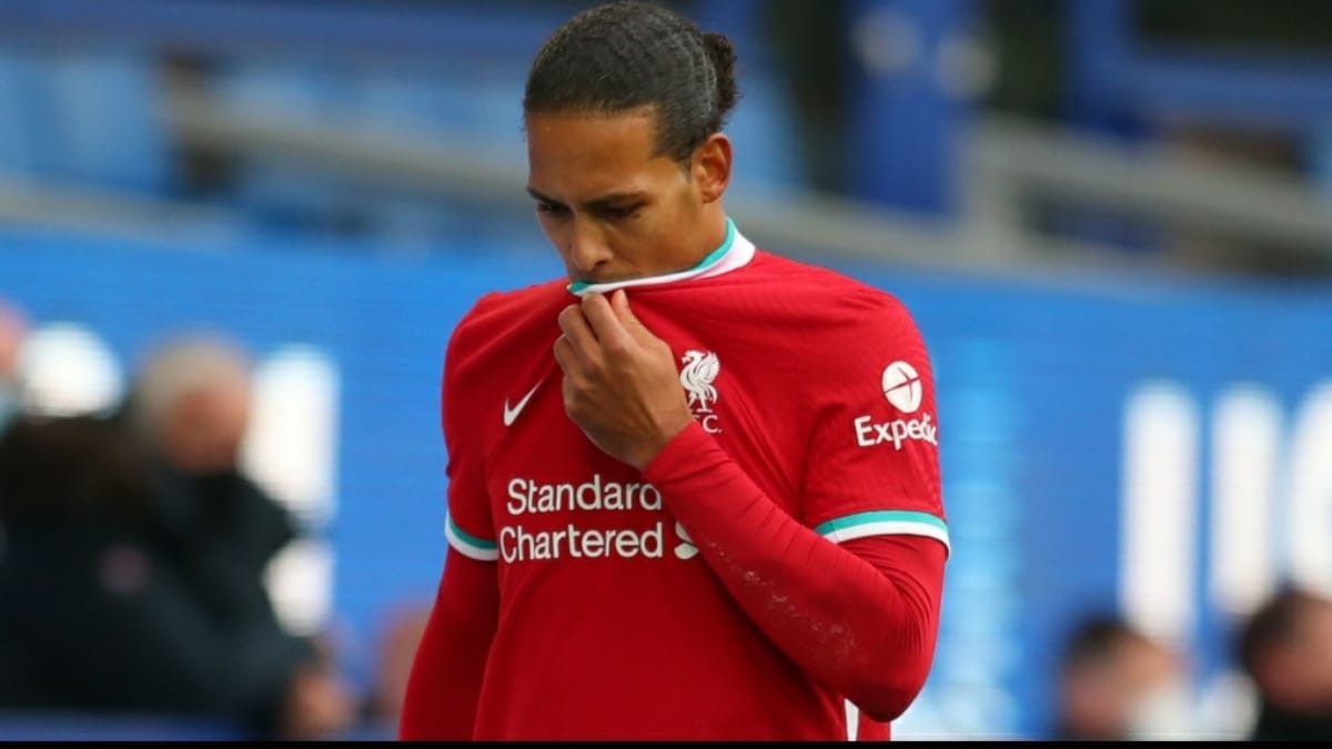 Virgil Van Dijk undergoes successful surgery for ACL injury