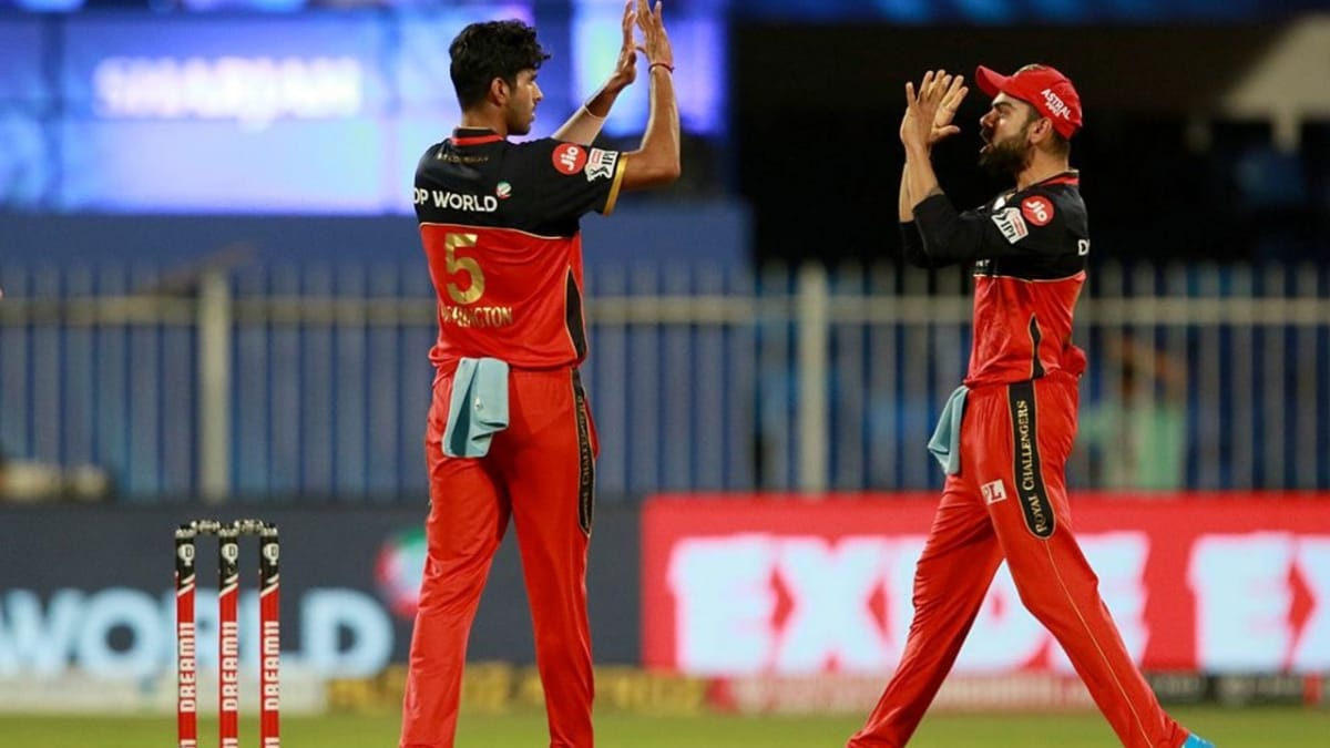 IPL 2021: WATCH – Washington Sundar takes an excellent catch off his own bowling to dismiss Chris Lynn