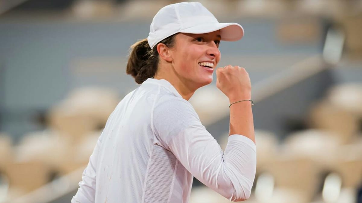 French Open 2020: Iga Świątek storms past Podoroska to book maiden Roland Garros final berth