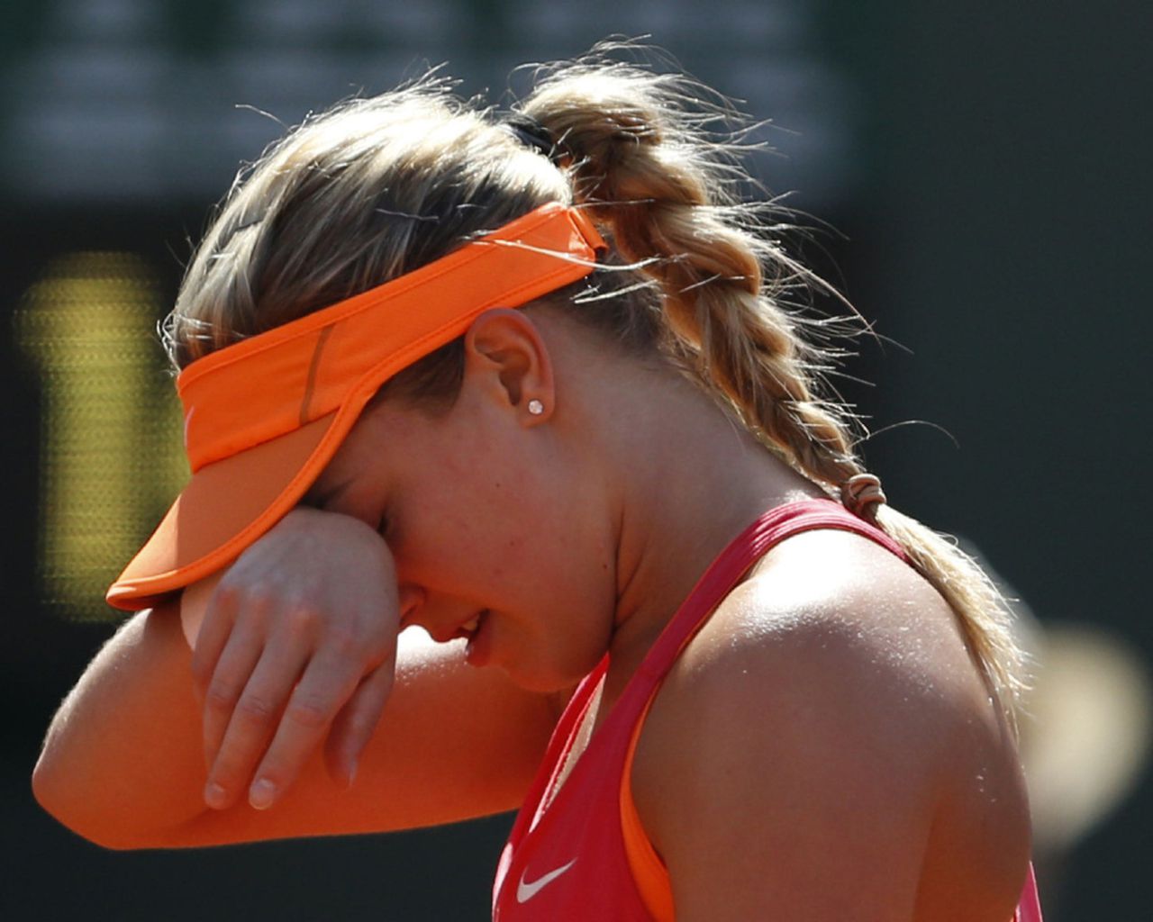 French Open 2020: Eugenie Bouchard fails to continue at RG as 19-year-old Iga Swiatek marches ahead