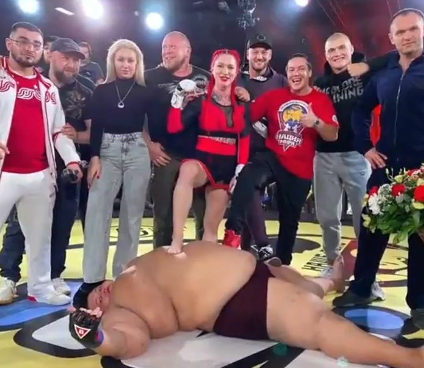 Unbelievable Female Bantamweight defeats 529-pound fighter in a Russian show fight