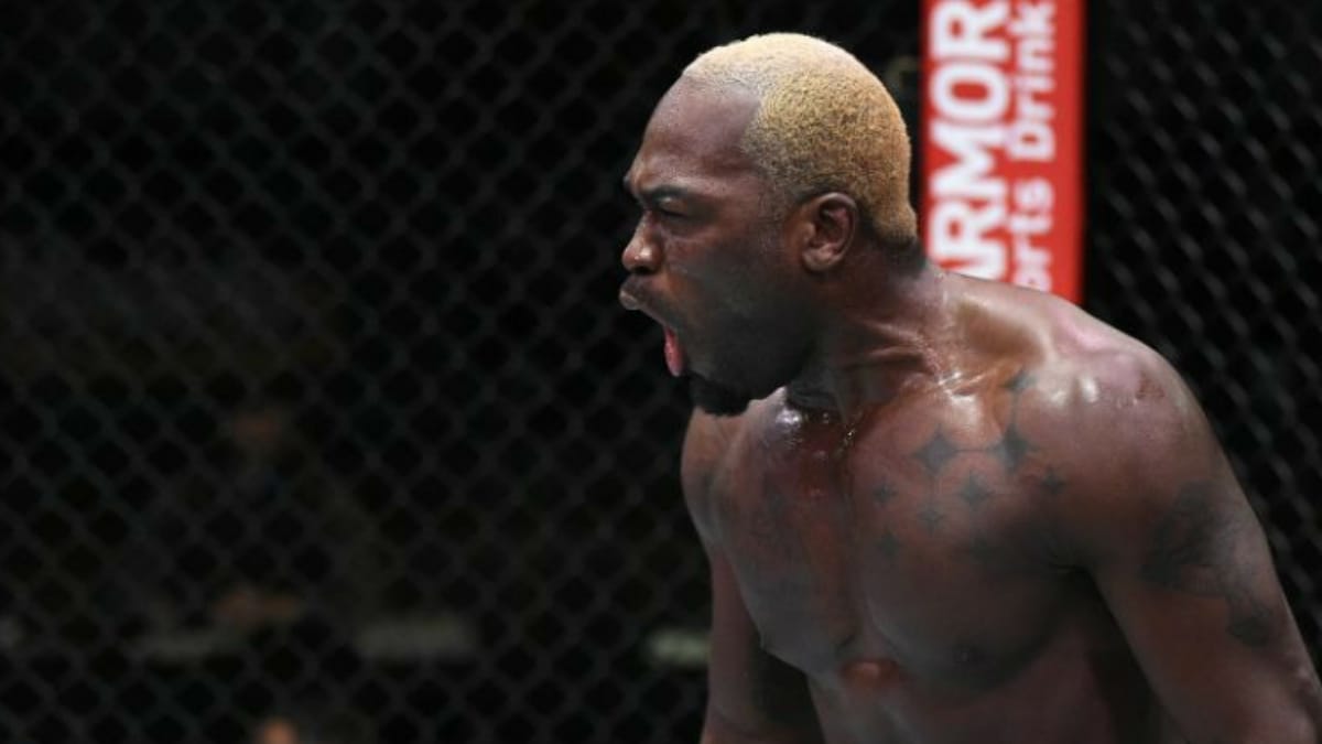 Derek Brunson urges UFC to book him as a replacement for Curtis Blaydes against Derrick Lewis for UFC Vegas 15