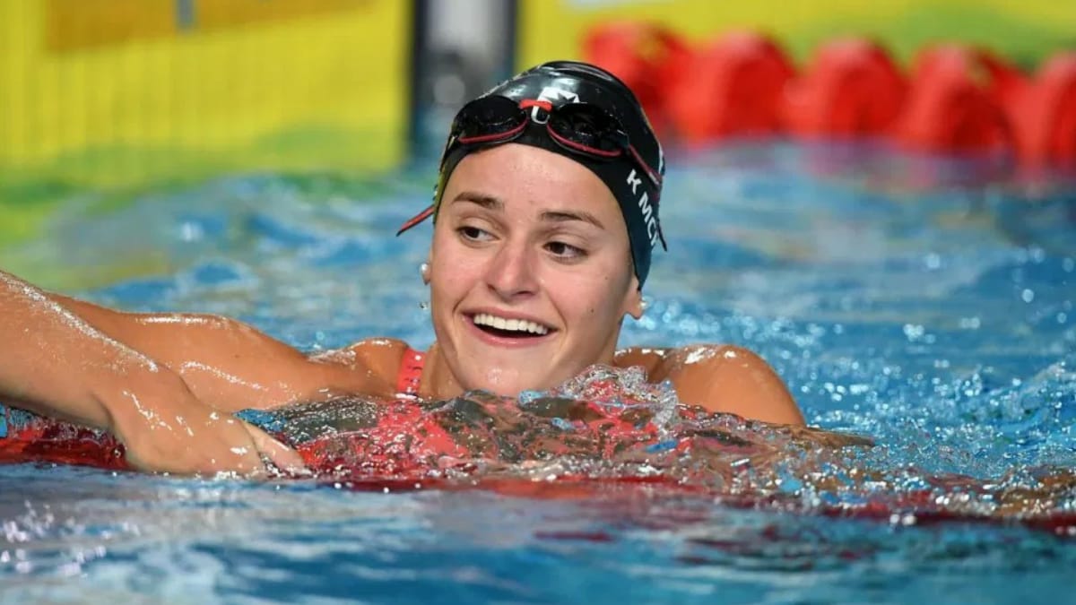 Kaylee McKeown Breaks 200m Short-Course Backstroke World Record