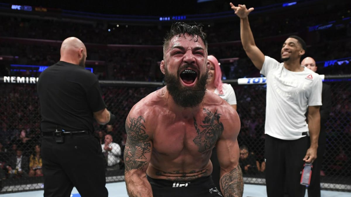 “20 pounds left to cut at last minute” says Mike Perry, trying to make it for Welterweight bout