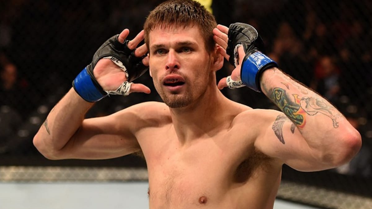 ‘So it’s time to sign another deal’ – Tim Means says he is going nowhere