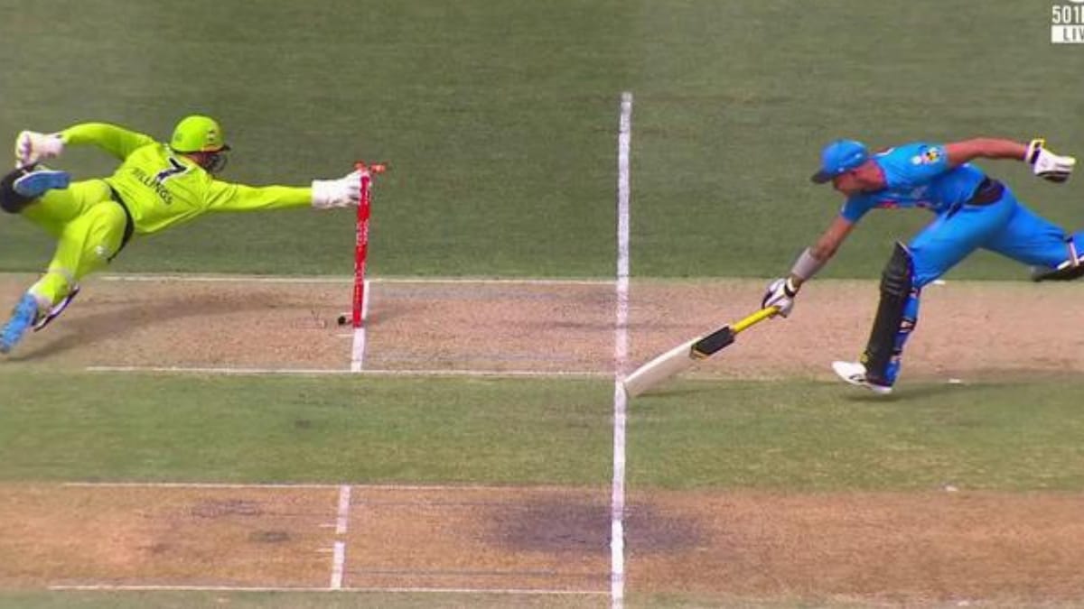 BBL 2020-21: WATCH – Batsman gets dismissed twice on a single ball