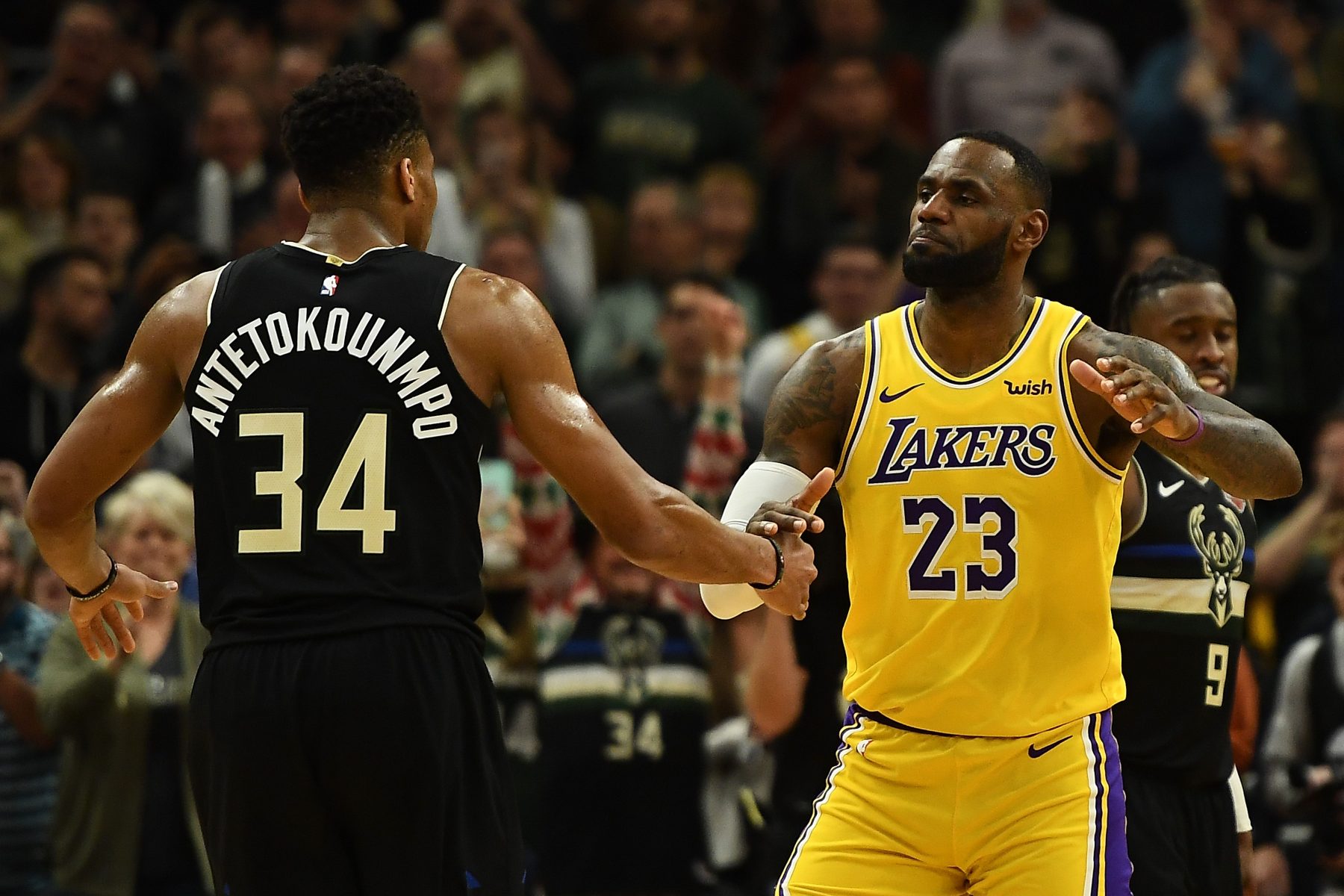 LeBron James leads LA Lakers with 34 against Bucks to extend away record to 8-0