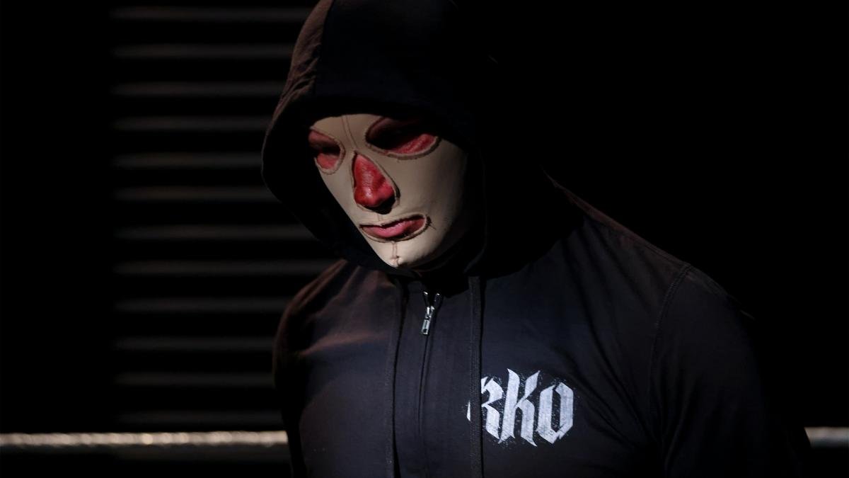 Universal Champion reacts to Randy Orton’s masked look