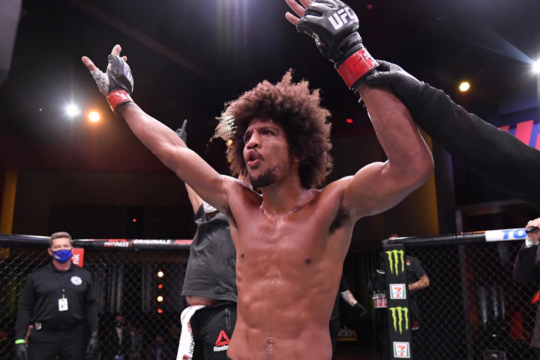 UFC Vegas 20: Alex Caceres def Kevin Croom via UD