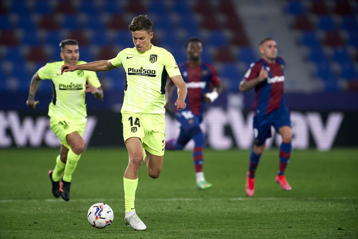 Atletico Madrid drop 2 points against Levante to offer Real and Barca hope in title race