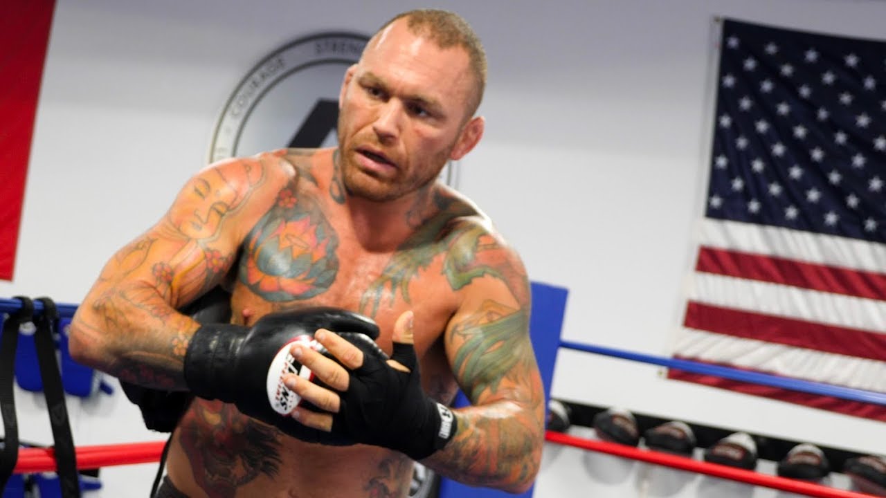 Chris Leben signs off with an incredible knockout win over Quentin Henry!