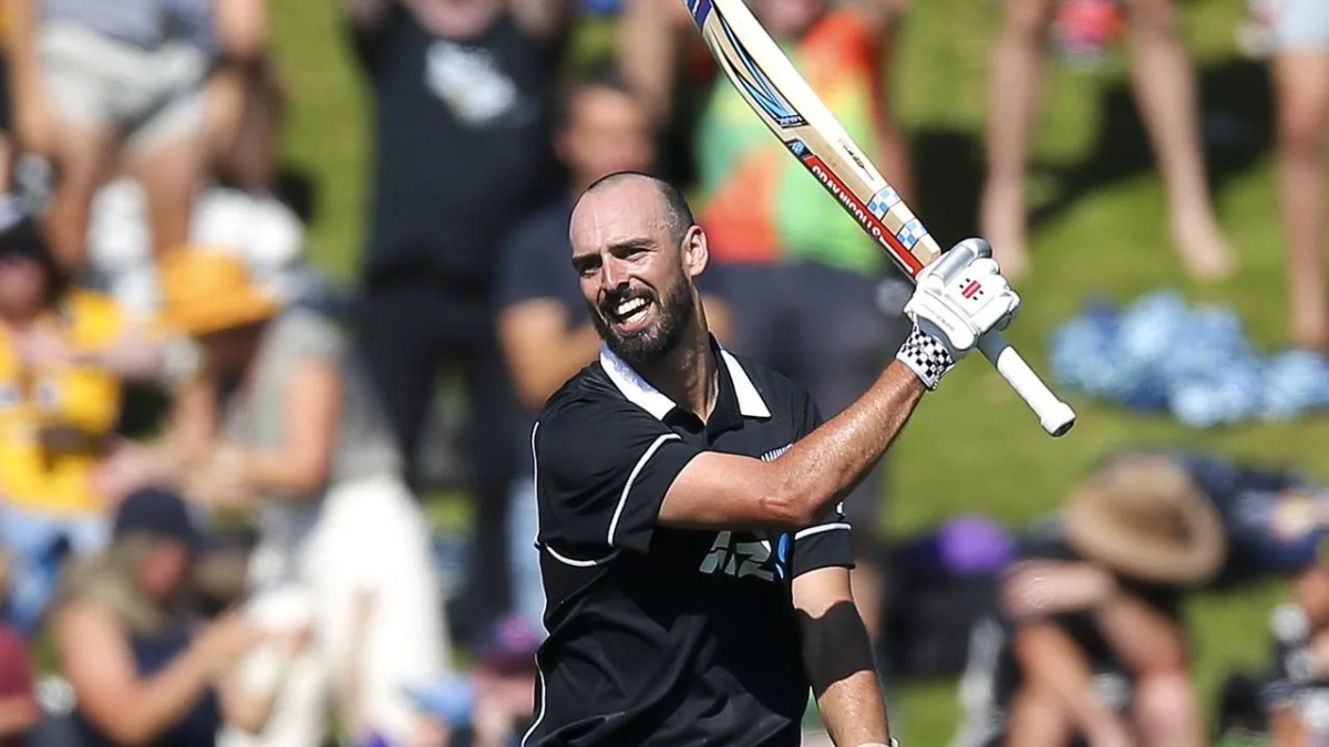 New Zealand vs Bangladesh: WATCH – Daryl Mitchell gets to his hundred in dramatic fashion