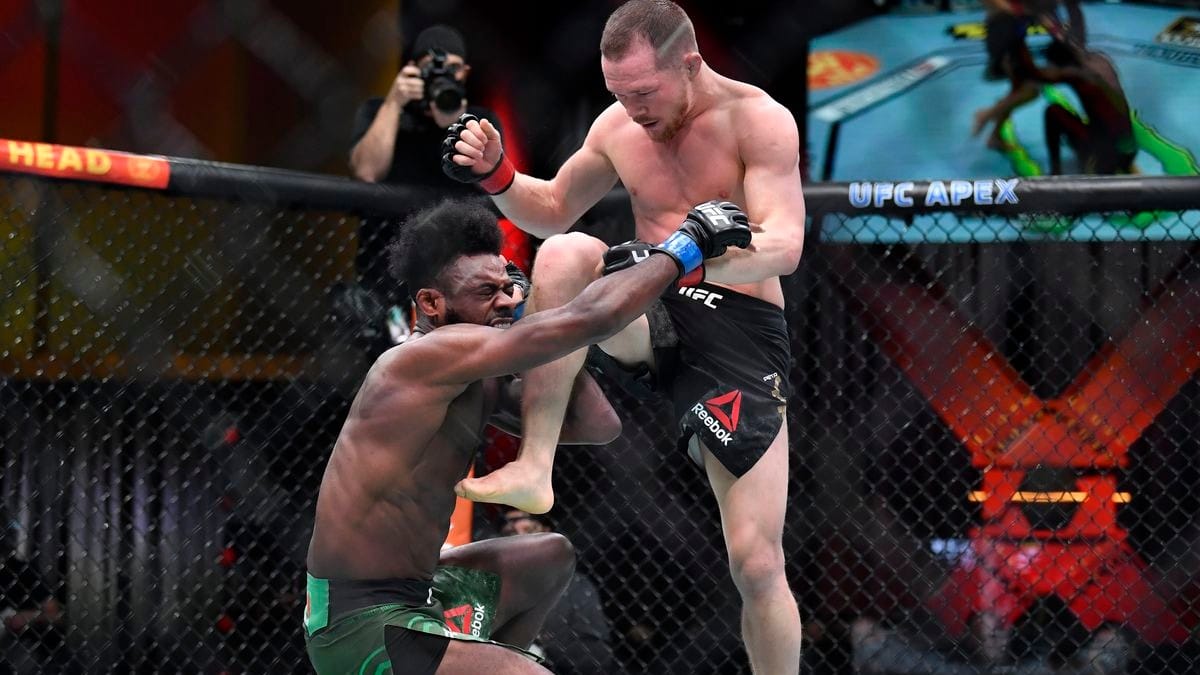 “Many boxers and fighters died from prohibited strikes,” Justin Gaethje reflects upon Petr Yan’s illegal knee against Aljamain Sterling