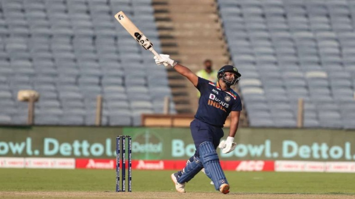 India vs England 2021: WATCH – Rishabh Pant hits a stunning one-handed six in the second ODI