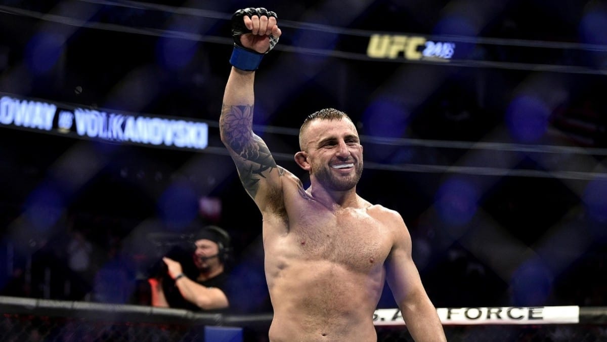 “That lightweight division, I’ve got my eye on them,” Alexander Volkanovski plans to join the lightweight division