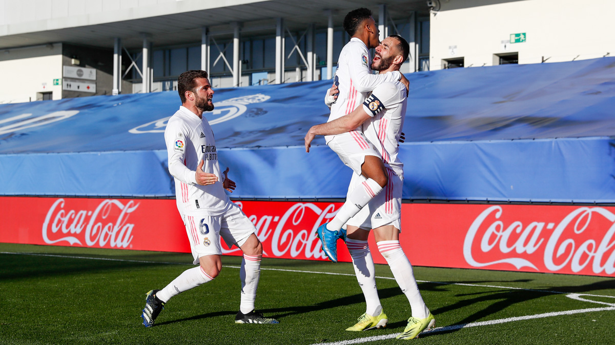 Karim Benzema stars in Real Madrid’s 2-1 win over Elche