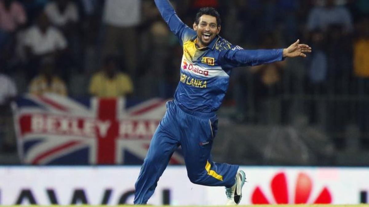 WATCH – Tillakaratne Dilshan rolls back the years with a stunning catch in the Road Safety World Series