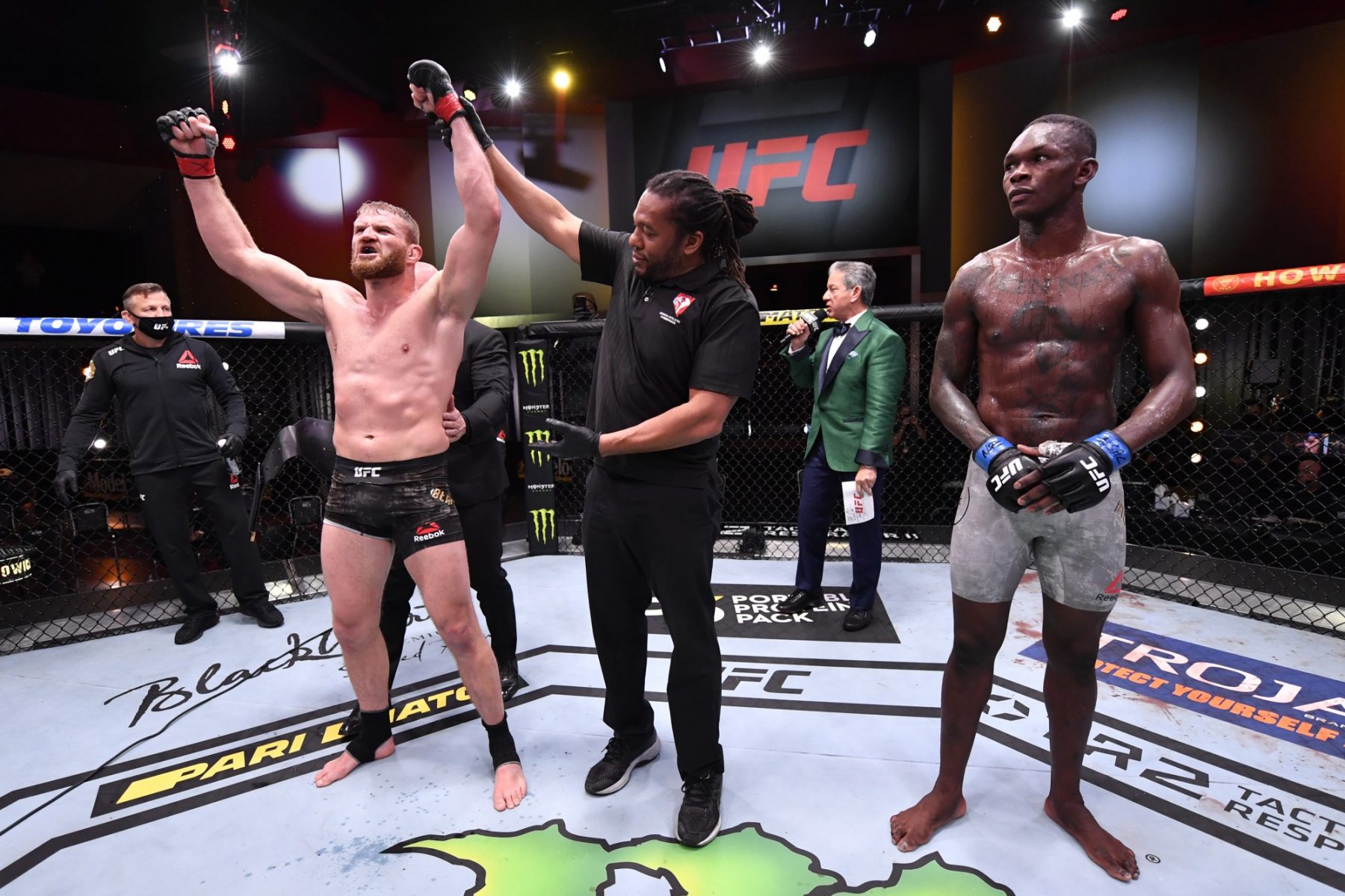 ‘I’m going back down to 185 and I’m gonna roll that b*tch with my iron black fist’ – Adesanya at the post-fight interview after his loss against Jan Blachowicz at UFC 259