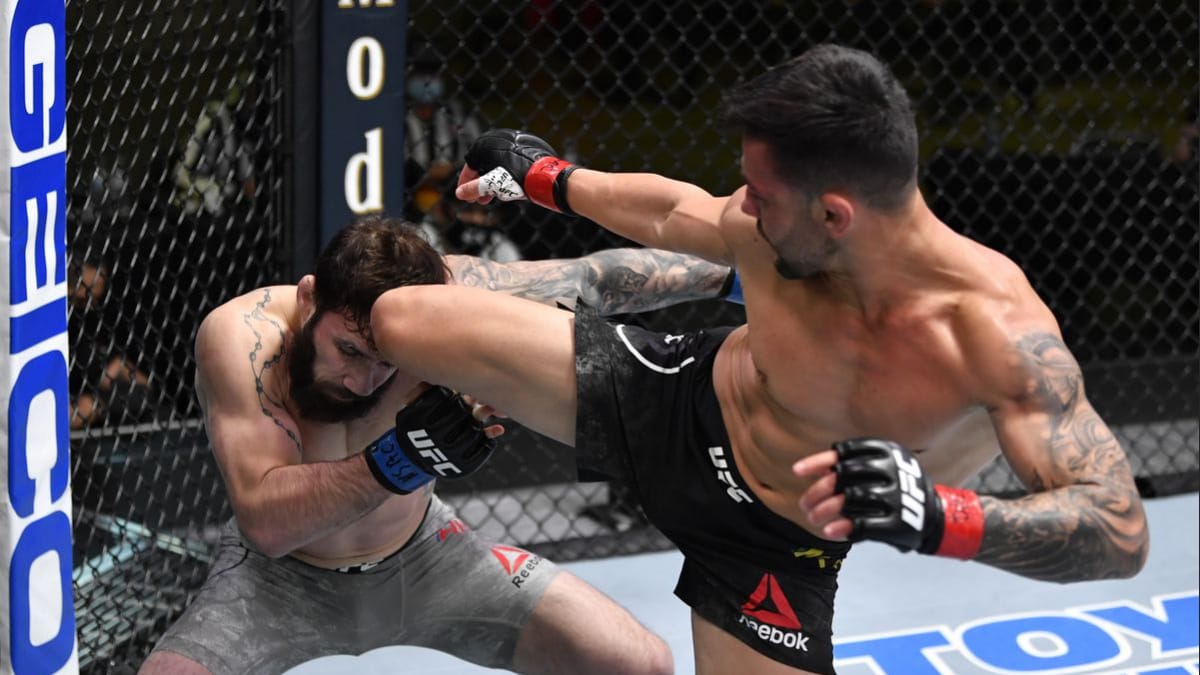 “First one that I threw, I saw in his eyes that he felt a little bit lost,” Pedro Munhoz knew that Jimmie Rivera was hurt from the first leg kick he threw