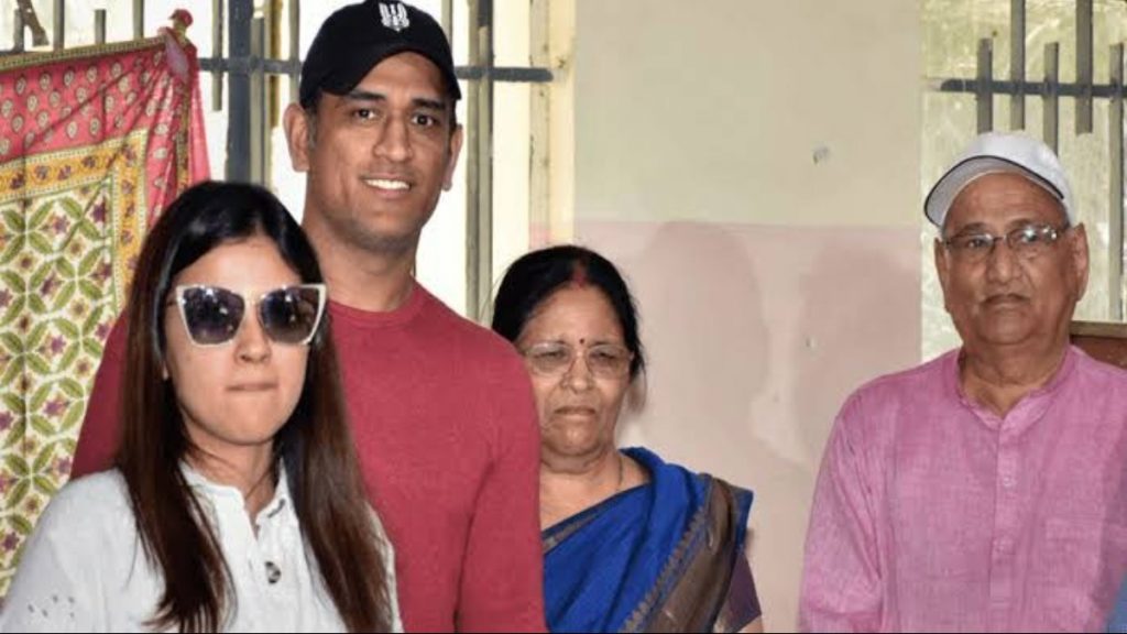 MS Dhoni with his parents