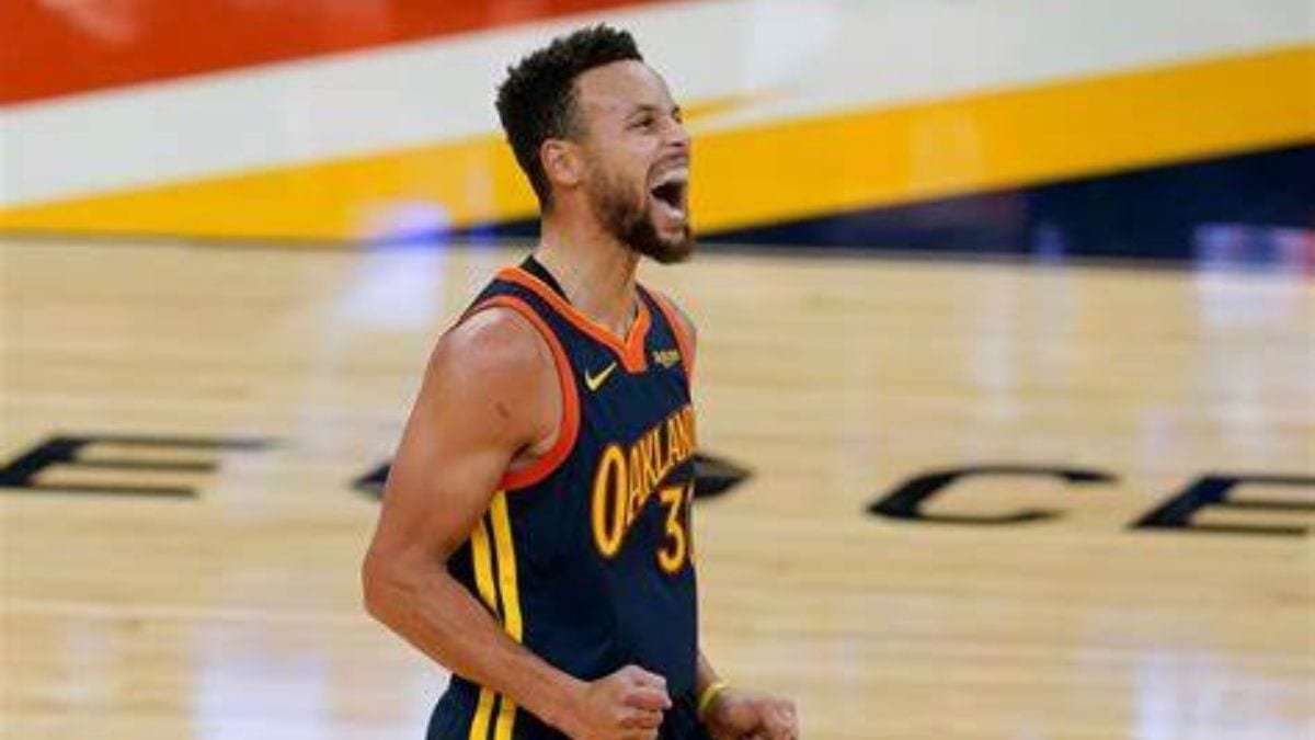 Stephen Curry’s big 3rd quarter leads Warriors past Rockets 113-87