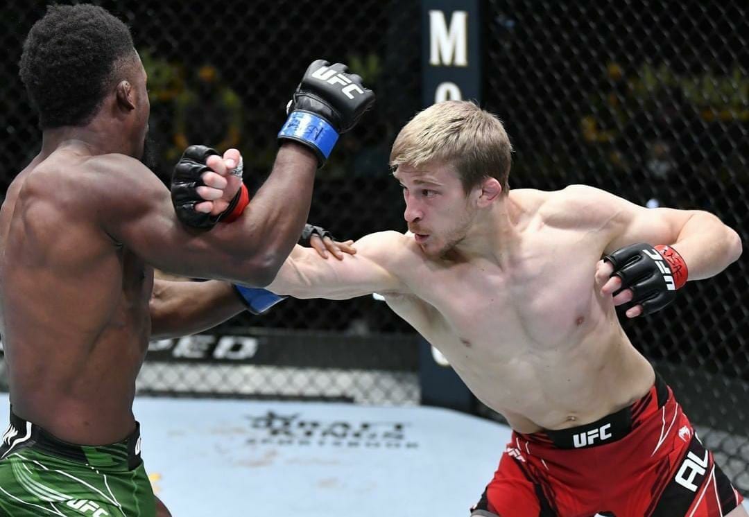 UFC Vegas 23 (Co-Main Event): Arnold Allen def Sodiq Yusuff via unanimous decision