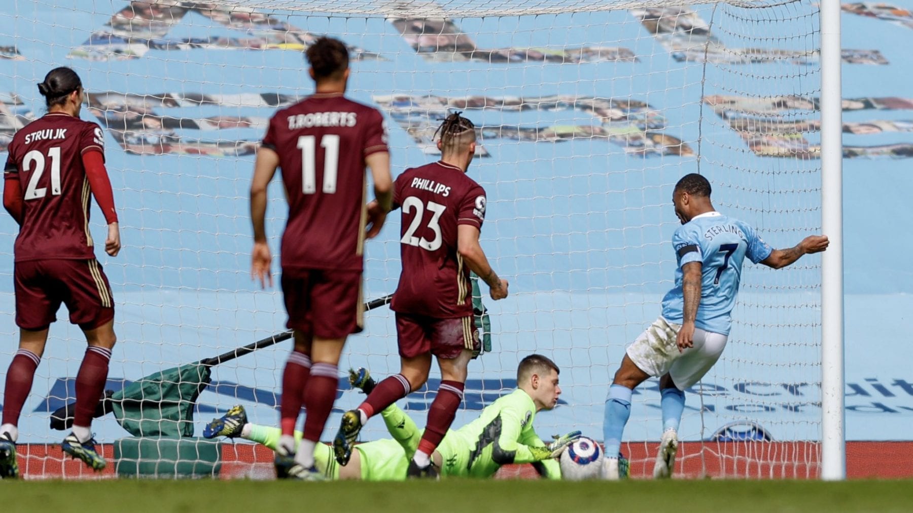 10-Men Resilient Leeds secure an Emphatic 2-1 Win away at Manchester City