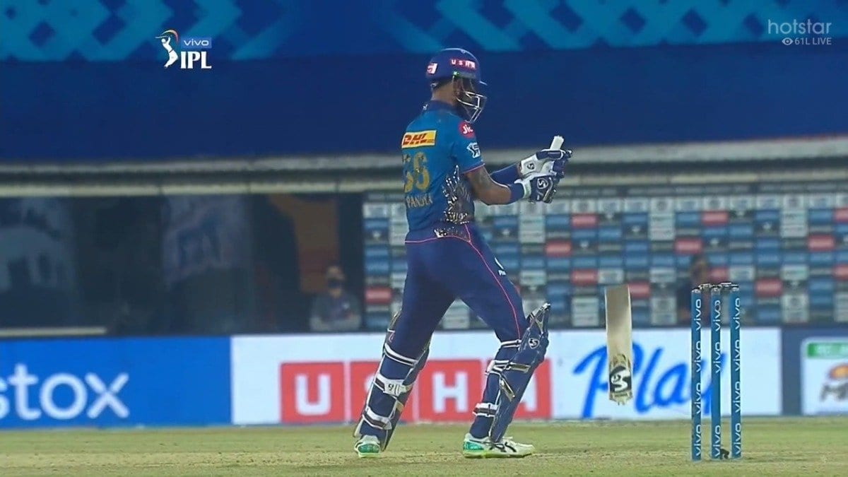 IPL 2021: Krunal Pandya’s bat gets broken by a Kyle Jamieson delivery; Twitter reacts