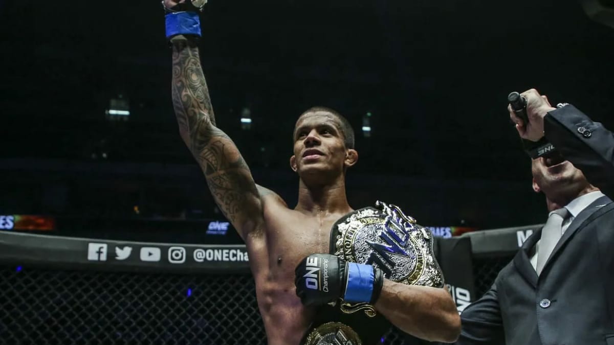 ONE on TNT: Adriano Moraes knocks out Demetrious Johnson and retains his title