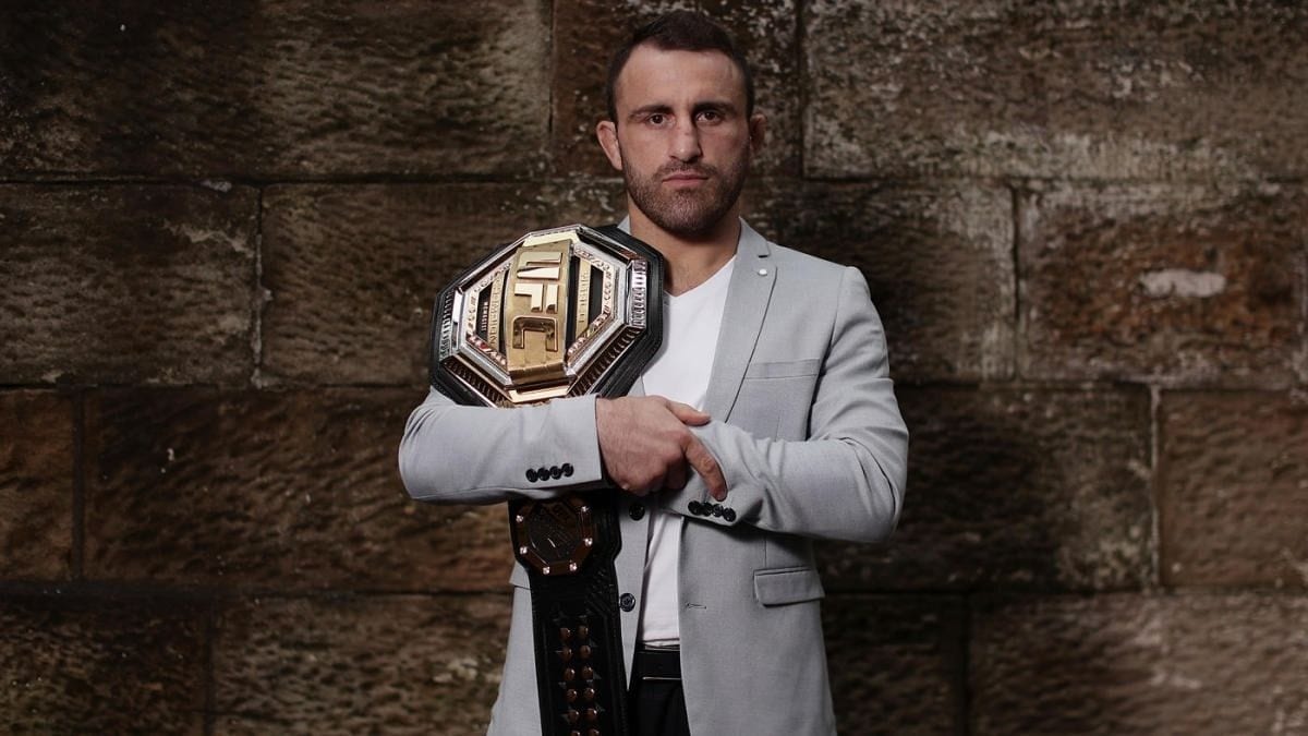 “I was coughing up blood and struggling to breathe,” says Alexander Volkanovski talking about his COVID-19 effects