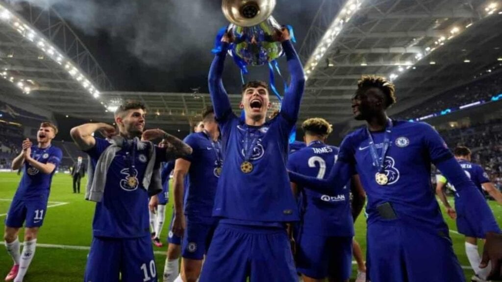 Havertz lifts the UCL trophy