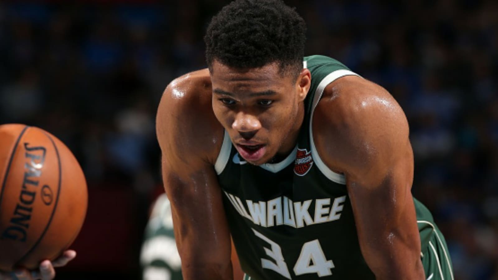 Watch: Giannis Antetokounmpo air ball free throw after Atlanta Hawks crowd chant countdown