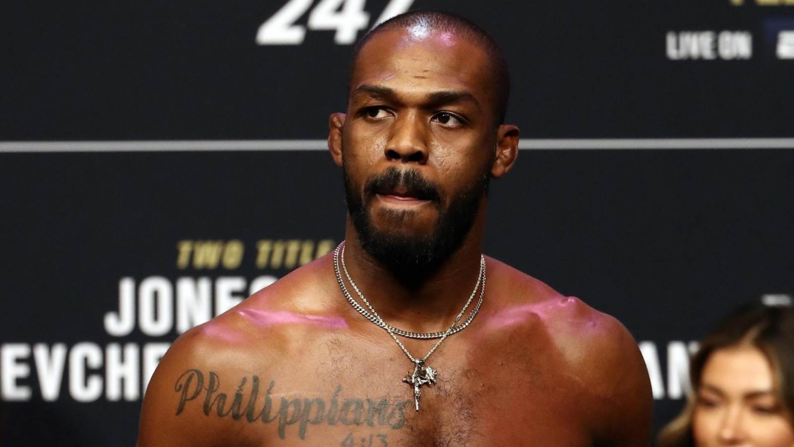 “Jon Jones allegedly pulled his fiancee’s hair and then headbutted a police car,” Chamatkar Sandhu provides info on Jon Jones’ arrest