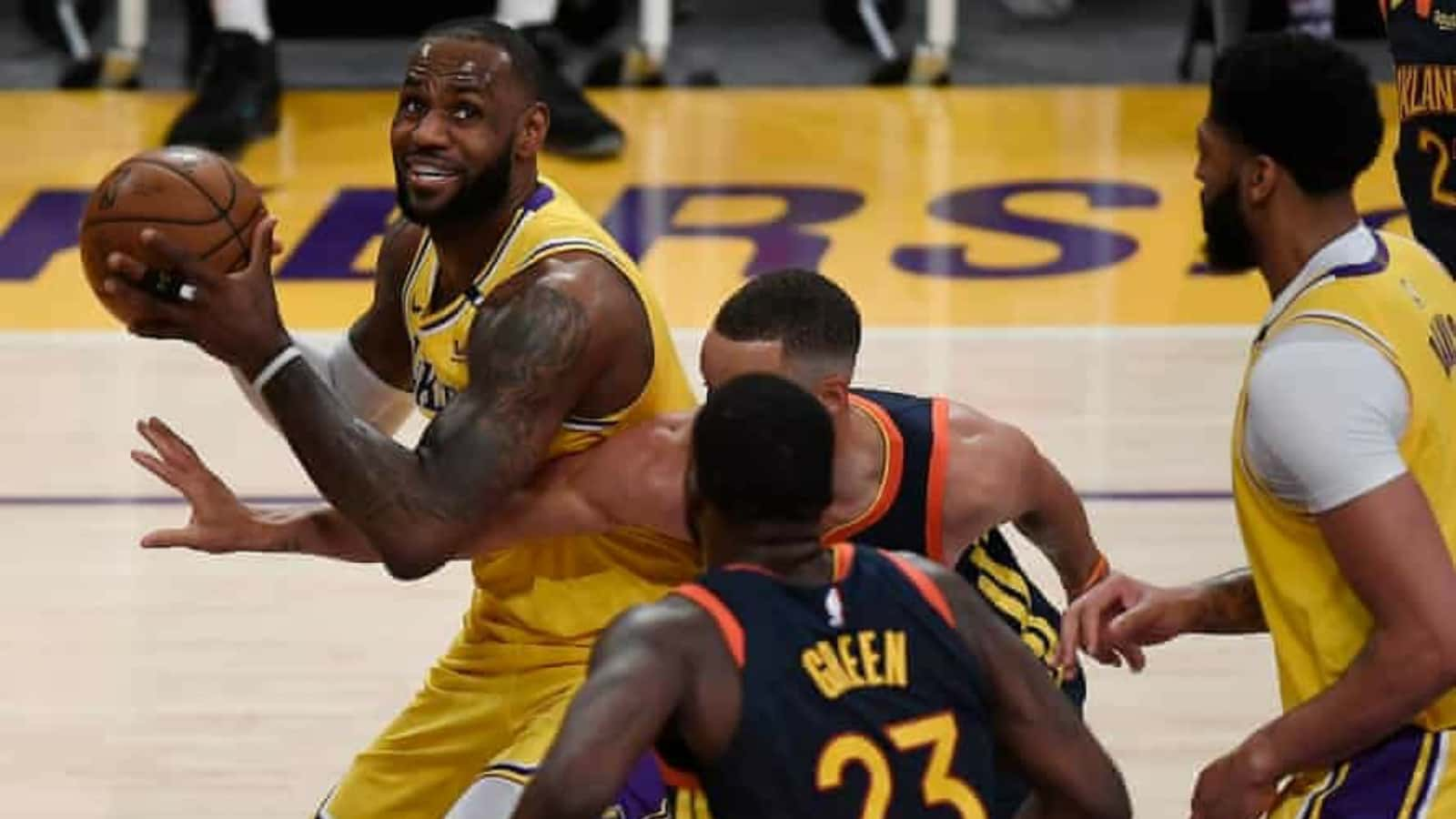 LeBron James’ closes in an incredible record as Los Angeles Lakers secure playoff spot