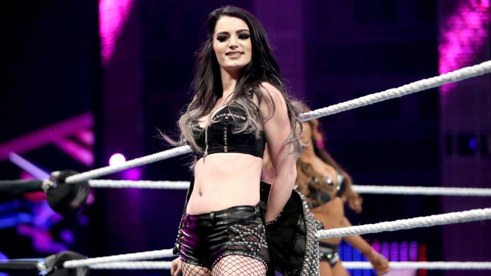 Former WWE Superstar Paige trolls fans with a fake photo