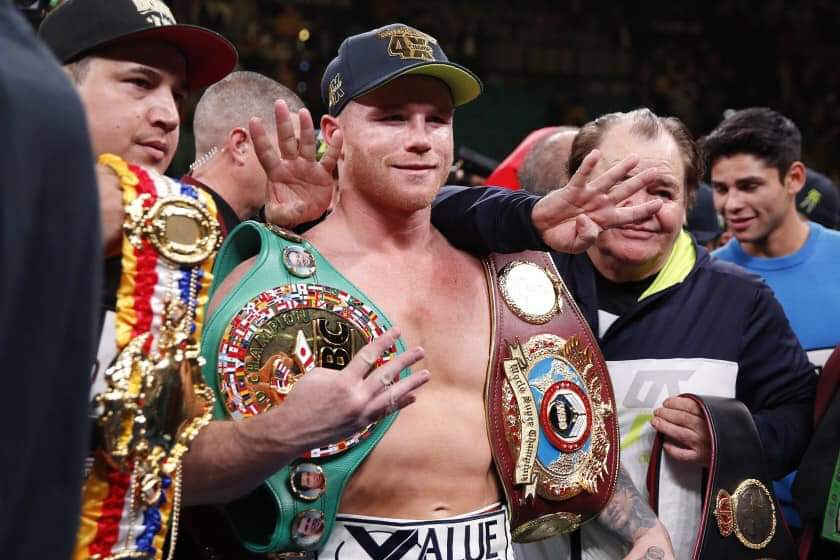 ‘Good luck trying to beat Canelo’ – Pros react to Canelo Alvarez’s win over Billy Joe Saunders!