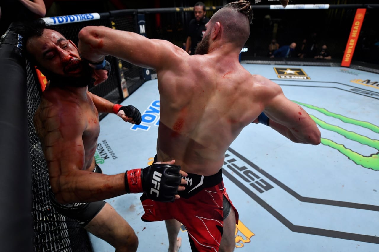 UFC Vegas 25 (Main-event): Jiri Prochazka secures the victory with a perfectly executed spinning elbow