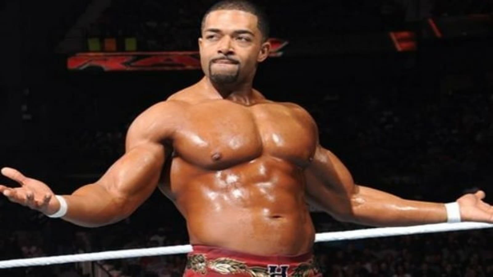 5 WWE superstars with jacked physiques who could not make it large