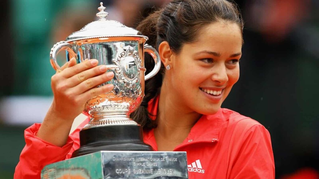 Ana Ivanovic with her 2008 French Open trophy