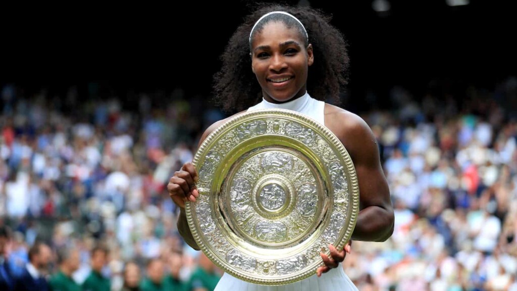 Serena Williams with her 2016 Wimbledon Trophy