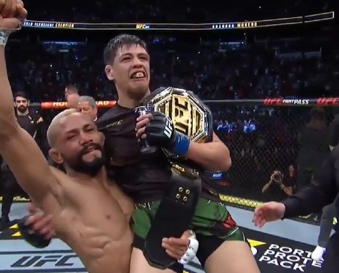 UFC 263: Brandon Moreno submits Deiveson Figueiredo to become the flyweight champion