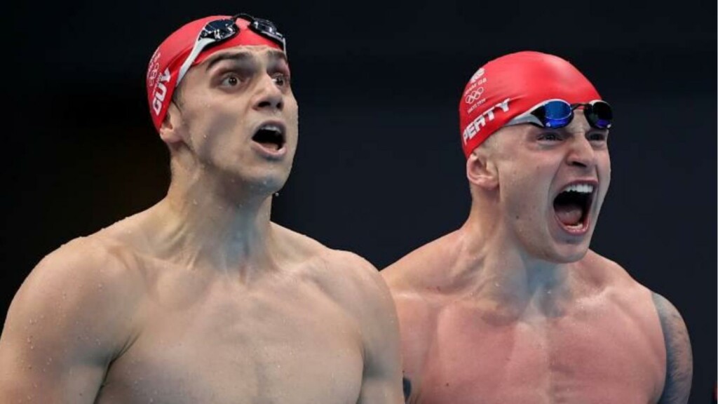 Great Britain win 4x100m mixed medley relay