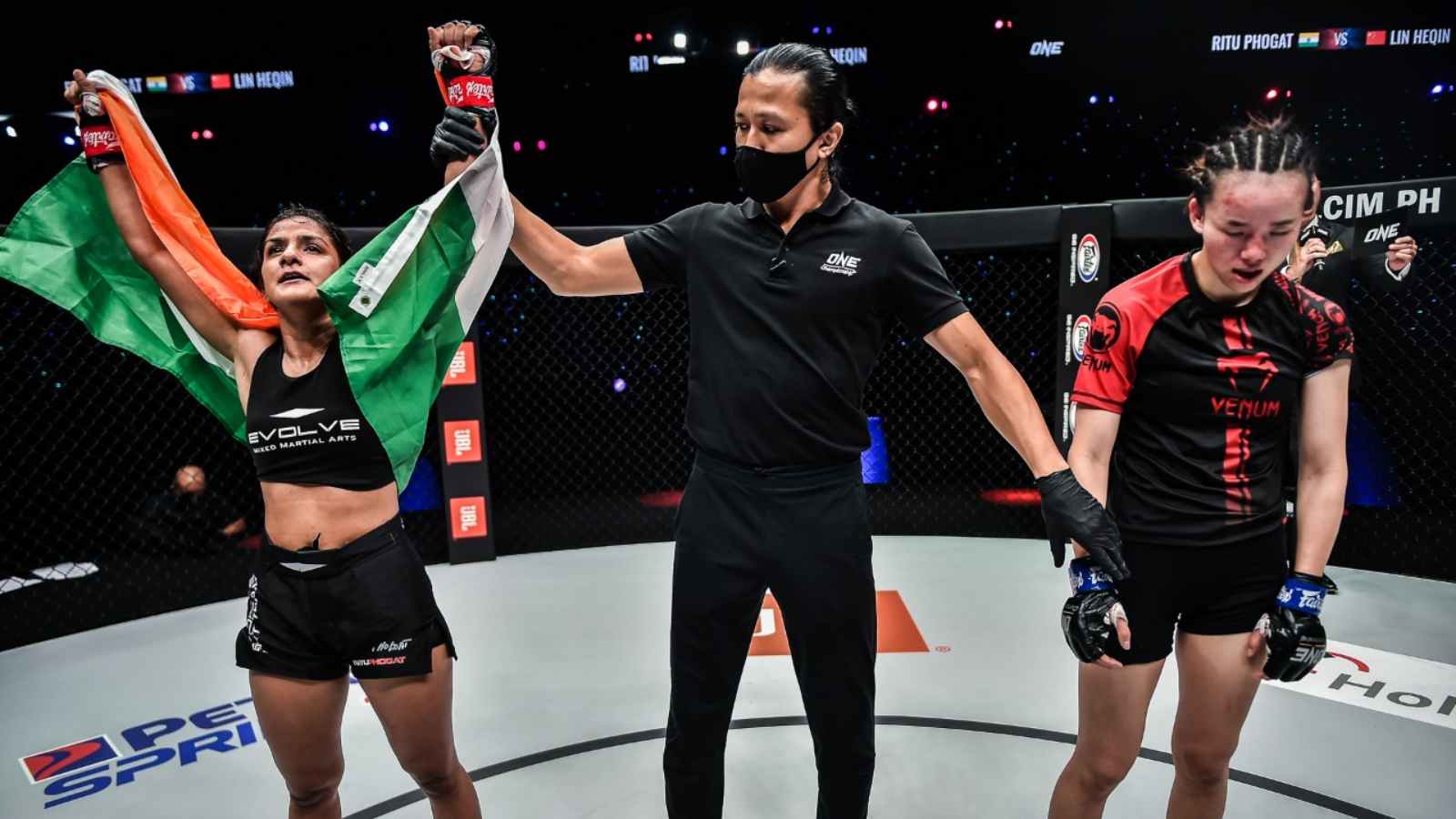 One Battleground: Ritu Phogat dominates Lin Heqin and bounced back from the first loss of her MMA career