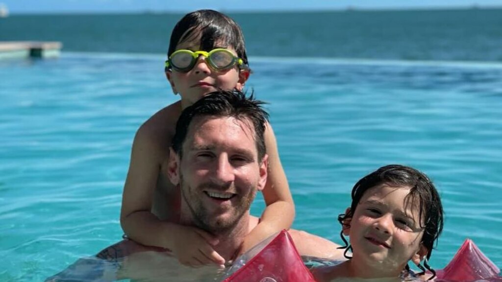 Lionel Messi with his children