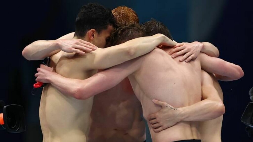 Swimming at Tokyo Olympics: Team GB celebrate their 4x200m freestyle relay win