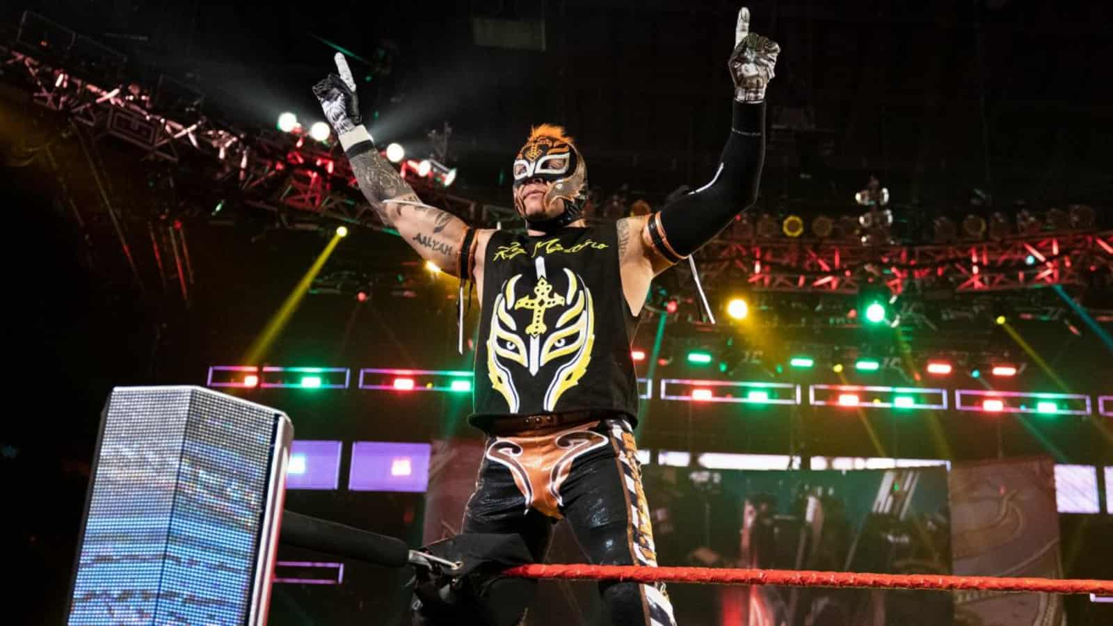 Who is Rey Mysterio wife and is she related to WWE?