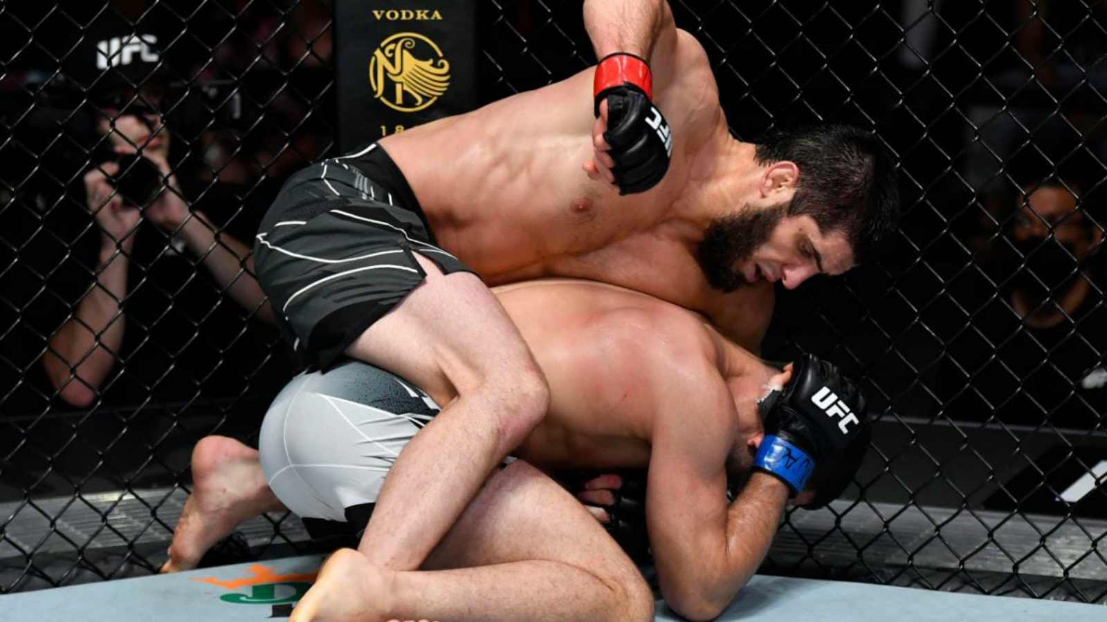 Dan Hooker, Belal Muhammad, Mike Perry, Edmen Shahbazyan, and others react to a dominant performance by Islam Makhachev at UFC Vegas 31